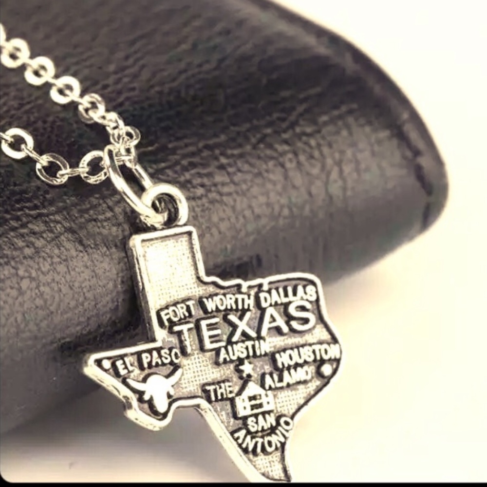 2 LEFT! Unique! Metal Texas Cities Necklace - Picture 2 of 4